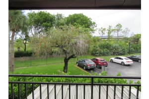 400 W Park Dr, Miami, FL 33172, Sold 08/28/18