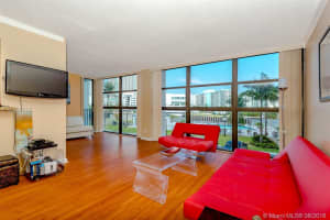 200 Leslie Dr, Hallandale Beach, FL 33009, Sold 12/02/18