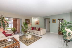 2120 SW 125th Ct, Miami, FL 33175, Sold 10/23/18