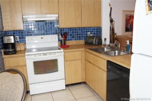 4648 NW 90th Ave, Sunrise, FL 33351, Sold 09/20/18