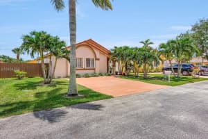 7468 NW 169th Terrace, Hialeah, FL 33015, Sold 08/15/18