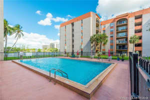 5201 NW 7th St, Miami, FL 33126, Sold 09/24/18