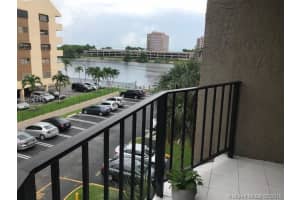 5201 NW 7th St, Miami, FL 33126, Sold 09/24/18