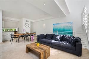 425 Meridian Ave, Miami Beach, FL 33139, Sold 02/01/19