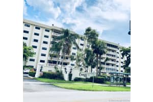 800 NE 195th St, Miami, FL 33179, Sold 02/15/19