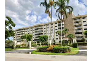 800 NE 195th St, Miami, FL 33179, Sold 02/15/19