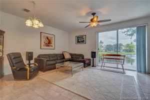 9040 NW 55th St, Sunrise, FL 33351, Sold 07/26/18