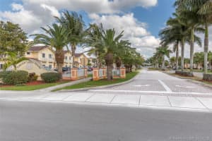 7420 NW 178th St, Hialeah, FL 33015, Sold 10/01/18