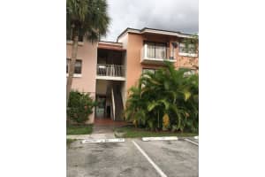 7090 NW 179th St, Hialeah, FL 33015, Sold 08/21/18