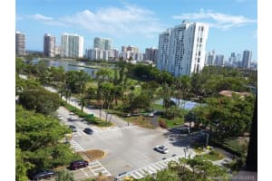 3375 N Country Club Dr, Miami, FL 33180, Sold 11/01/18