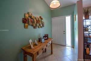 8351 SW 41st Ct, Davie, FL 33328, Sold 10/04/18