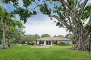2713 S Oakland Forest Dr, Oakland Park, FL 33309, Sold 09/17/18