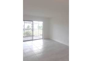 17000 NW 67th Ave, Hialeah, FL 33015, Sold 11/05/18