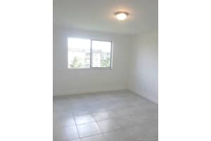 17000 NW 67th Ave, Hialeah, FL 33015, Sold 11/05/18