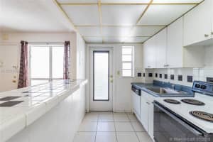 1340 Lincoln Rd, Miami Beach, FL 33139, Sold 10/09/18