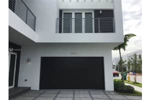 10075 NW 77th St, Doral, FL 33178, Sold 06/16/22