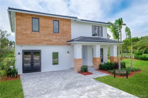 2845 SE 3rd St, Homestead, FL 33033, Sold 04/30/19