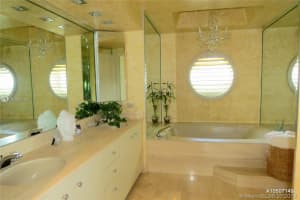 20191 E Country Club Dr, Miami, FL 33180, Sold 09/27/19