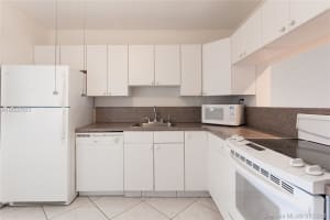 2223 Park Ln, Hollywood, FL 33021, Sold 09/10/18