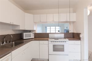 2223 Park Ln, Hollywood, FL 33021, Sold 09/10/18