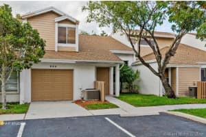 655 Woodgate Cir, Sunrise, FL 33326, Sold 08/30/18