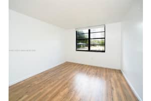 2851 NE 183rd St #112e, Aventura, FL 33160, Sold 05/16/22