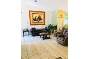 8435 NW 189th Ln, Hialeah, FL 33015, Sold 09/13/18