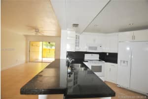 9741 Fontainebleau Blvd H104, Miami, FL 33172, Sold 09/07/18