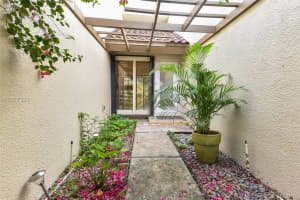 8070 SW 86th Terrace, Miami, FL 33143, Sold 09/27/18