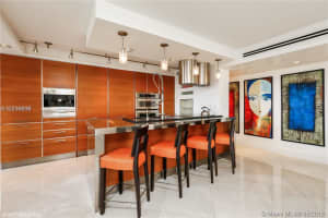 2555 Collins Ave, Miami, FL 33140, Sold 05/17/19