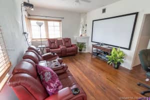 727 14th Pl, Miami Beach, FL 33139, Sold 10/03/18
