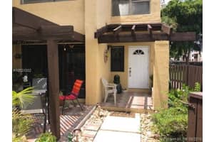 9980 NW 9th St Cir, Miami, FL 33172, Sold 09/27/18