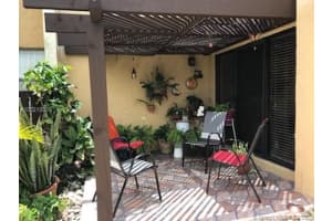 9980 NW 9th St Cir, Miami, FL 33172, Sold 09/27/18