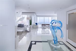 3801 NE 207th St, Miami, FL 33180, Sold 11/09/20