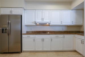8925 Collins Ave #12j, Surfside, FL 33154, Sold 10/05/18