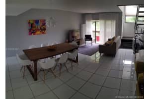 371 W Park Dr, Miami, FL 33172, Sold 10/26/18