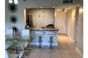 5199 NW 7th St, Miami, FL 33126, Sold 09/28/18