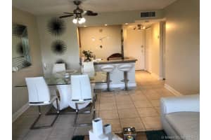 5199 NW 7th St, Miami, FL 33126, Sold 09/28/18