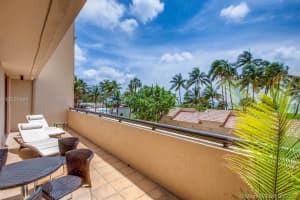 2555 Collins Ave, Miami, FL 33140, Sold 06/20/19