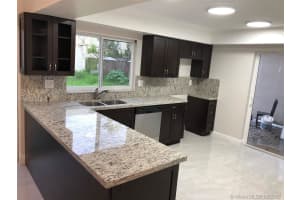 999 NW 106th Ave Cir, Miami, FL 33172, Sold 11/15/18