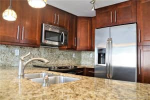 7120 NW 174th Terrace, Hialeah, FL 33015, Sold 11/21/18