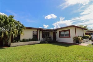 10172 SW 49th Pl, Cooper City, FL 33328, Sold 10/23/18