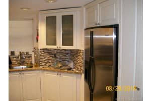 8810 Fontainebleau Blvd, Miami, FL 33172, Sold 10/03/18