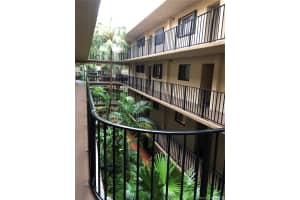 8615 NW 8th St, Miami, FL 33126, Sold 11/21/18
