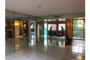 8615 NW 8th St, Miami, FL 33126, Sold 11/21/18