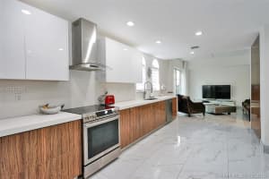 18465 NE 30th Ct, Aventura, FL 33160, Sold 04/15/21