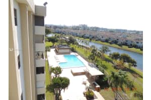 800 NE 195th St, Miami, FL 33179, Sold 08/23/19