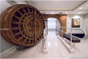 111 E Flagler St, Miami, FL 33131, Sold 11/01/18