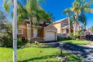 10220 NW 3rd St, Pembroke Pines, FL 33026, Sold 11/07/18