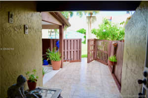 10302 NW 9th St Cir, Miami, FL 33172, Sold 03/19/19